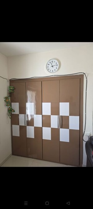 Furnished Amenities in 2 BHK Apartment at Cosmos Lounge, Manpada – for Rent