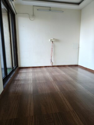 Room in 2 BHK Apartment at Rattan Icon, Seawoods Sector 50 – for Rent