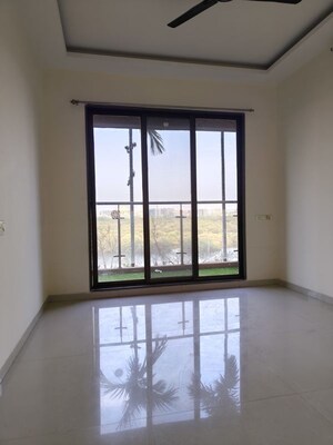 Room in 2 BHK Apartment at Rattan Icon, Seawoods Sector 50 – for Rent