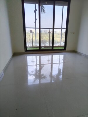 Room in 2 BHK Apartment at Rattan Icon, Seawoods Sector 50 – for Rent