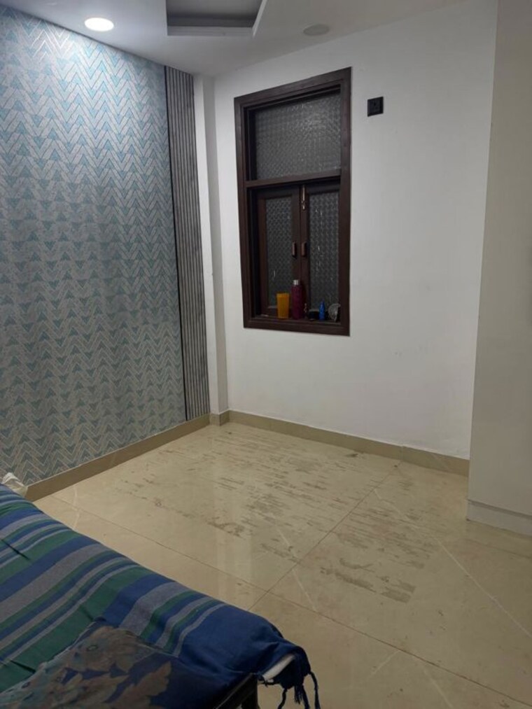 Room, govindpuri 3 Bedroom 100 Sq.Ft. Builder Floor In Govindpuri Delhi 10313785