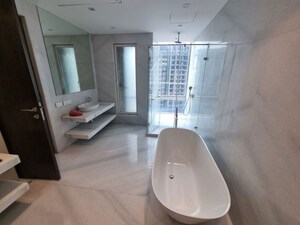 Bathroom in 6 BHK Apartment at Indiabulls Blu, Worli – for Rent