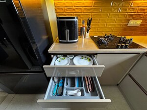 Furnished Amenities in 1 BHK Apartment at Hiranandani Estate Alina, Ghodbunder Road – for Rent