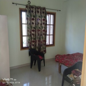 Room in 3 BHK Independent House at Kursi Road – for Rent