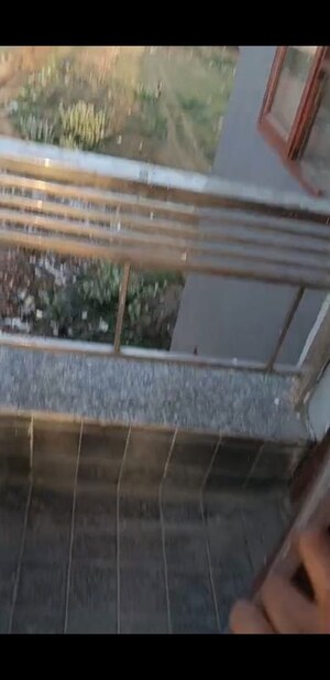 Swimming Pool in 4 BHK Builder Floor at Sector 85 – for Rent