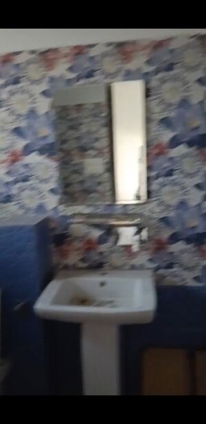 Living Room in 4 BHK Builder Floor at Sector 85 – for Rent