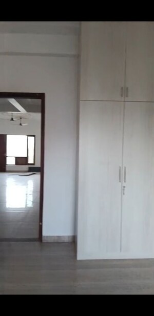 Building Lobby in 4 BHK Builder Floor at Sector 85 – for Rent