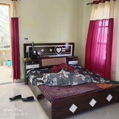 2 BHK Independent House For Rent in Kursi Road