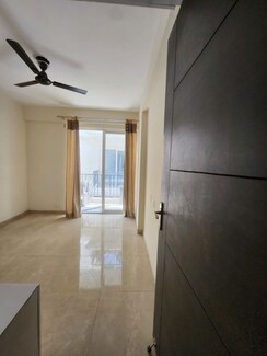 2.5 BHK + Study Room Apartment For Rent in Signature Global Park 4 and 5