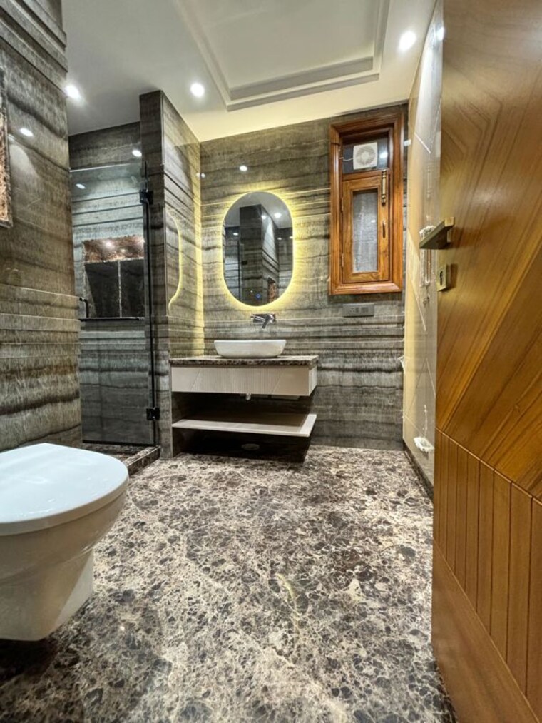 Bathroom, sector 85 4 Bedroom 350 Sq.Yd. Builder Floor In Sector 85 Faridabad 10313885