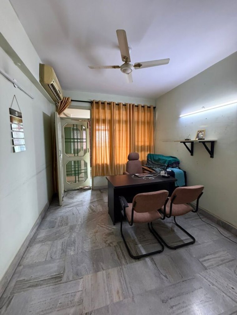 Living Room, mayur vihar 3.5 Bedroom 1320 Sq.Ft. Apartment In Mayur Vihar Delhi 10313894
