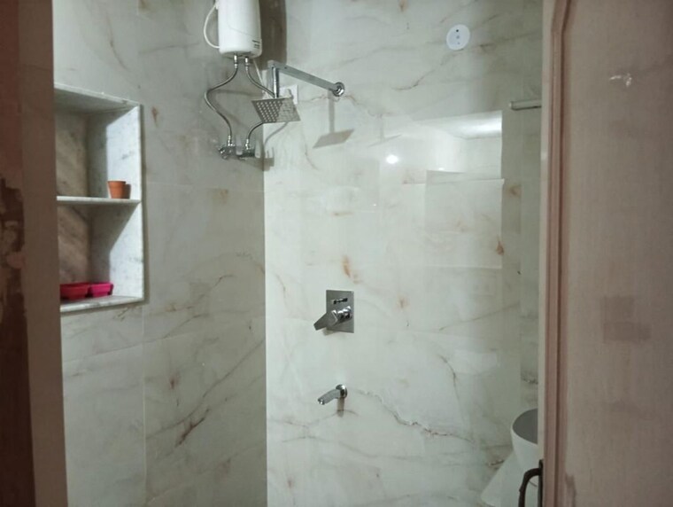 Bathroom, mayur vihar 3.5 Bedroom 1320 Sq.Ft. Apartment In Mayur Vihar Delhi 10313894