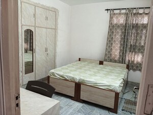 Bedroom in 3.5 BHK Apartment at Mayur Vihar – for Rent