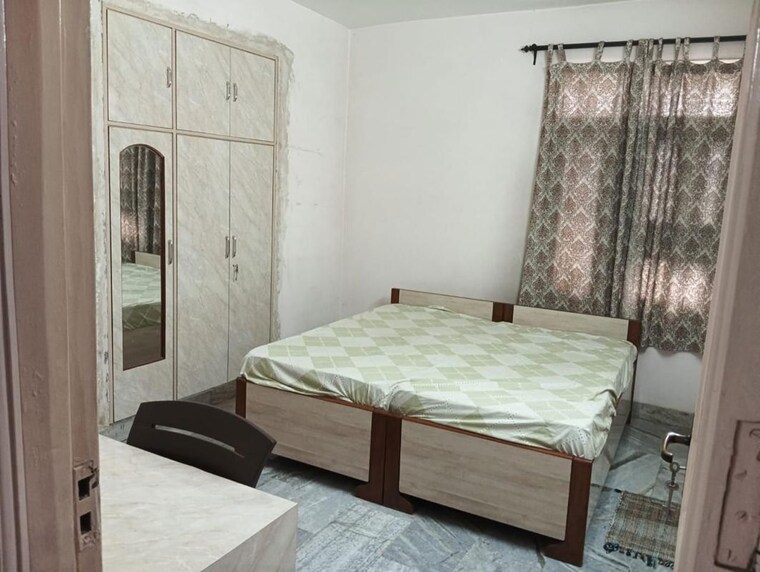 Bedroom, mayur vihar 3.5 Bedroom 1320 Sq.Ft. Apartment In Mayur Vihar Delhi 10313894