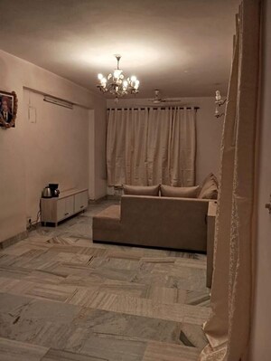 Bathroom in 3.5 BHK Apartment at Mayur Vihar – for Rent