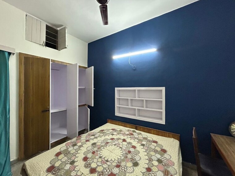 Bedroom, green park 1 RK 100 Sq.Yd. Builder Floor In Green Park Delhi 10313896