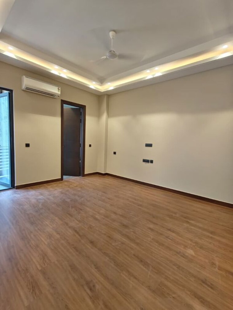 Room, east of kailash 3 Bedroom 2000 Sq.Ft. Builder Floor In East Of Kailash Delhi 10313906