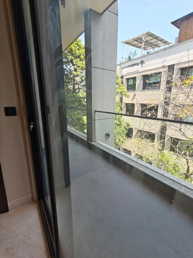 Balcony, east of kailash 3 Bedroom 2000 Sq.Ft. Builder Floor In East Of Kailash Delhi 10313906