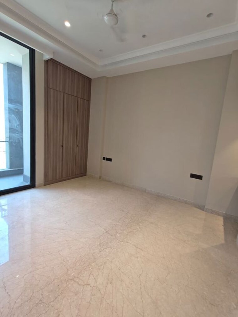 Room, east of kailash 3 Bedroom 2000 Sq.Ft. Builder Floor In East Of Kailash Delhi 10313906