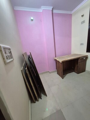 Living Room in 2.5 BHK Builder Floor at Mayur Vihar – for Rent