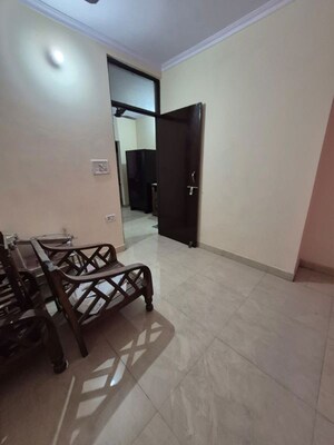 Living Room in 2.5 BHK Builder Floor at Mayur Vihar – for Rent