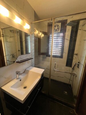 Team Area in 1 RK Builder Floor at East Of Kailash – for Rent