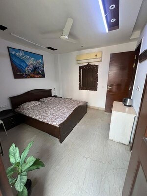 1 RK Builder Floor For Rent in East Of Kailash