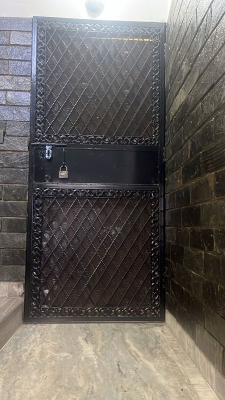 Entrance, greater kailash 4 Bedroom 2500 Sq.Ft. Builder Floor In Greater Kailash Delhi 10313948