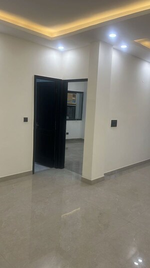 Room in 4 BHK Builder Floor at Greater Kailash – for Sale