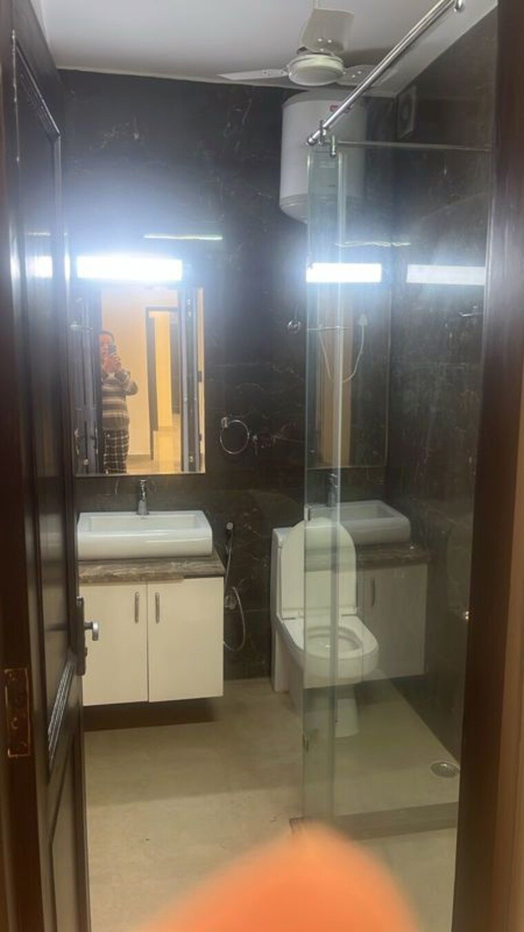 Bathroom, greater kailash 4 Bedroom 2500 Sq.Ft. Builder Floor In Greater Kailash Delhi 10313948
