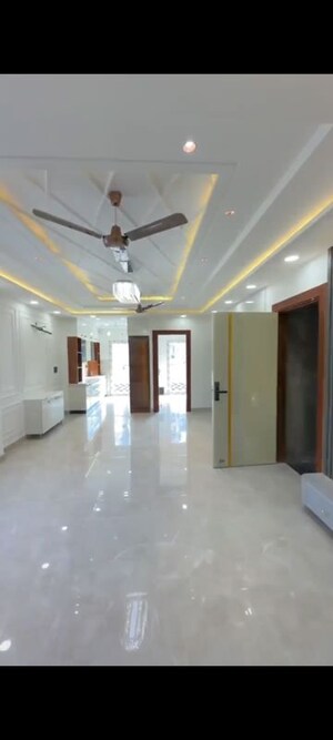 Building Lobby in 3 BHK Builder Floor at Fidato Honour Homes, Sector 89 – for Sale