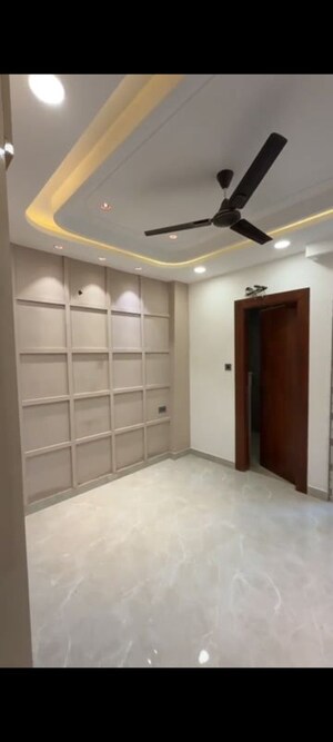 Room in 3 BHK Builder Floor at Fidato Honour Homes, Sector 89 – for Sale