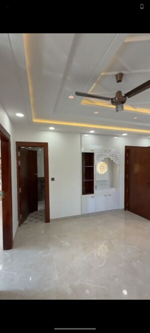 Room in 3 BHK Builder Floor at Fidato Honour Homes, Sector 89 – for Sale