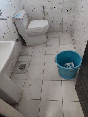 Bathroom in Studio Builder Floor at Dhoran Rajpur Enclave, Govind Vihar – for Rent