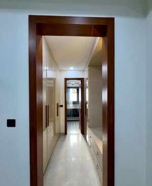 Building Lobby in 4 BHK Builder Floor at TDI The Retreat, Sector 89 – for Sale