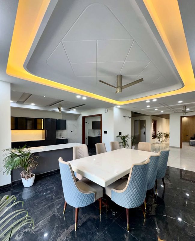 4 BHK + Pooja Room,Servant Room,Store Room 500 Sq.Yd. Builder Floor in TDI The Retreat