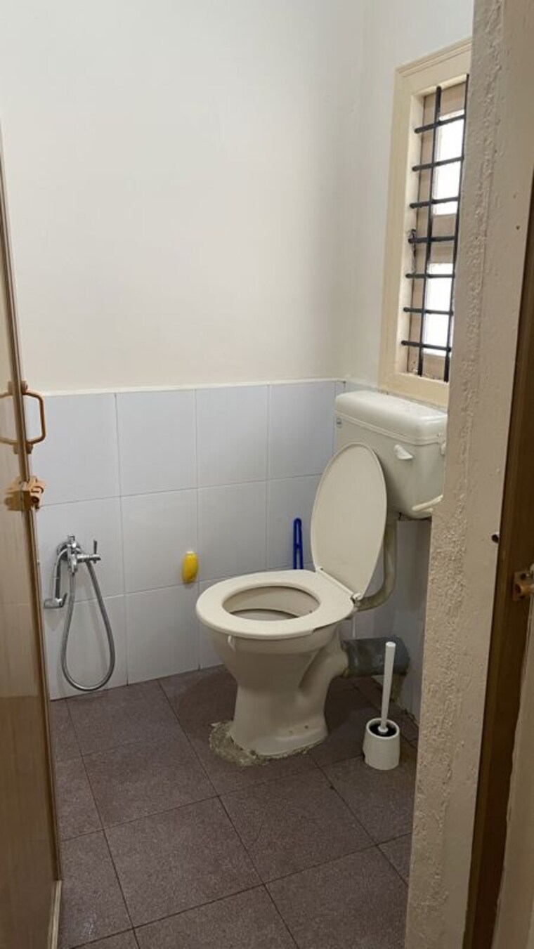 Bathroom, shanthi nagar 1 Bedroom 450 Sq.Ft. Independent House In Shanthi Nagar Bangalore 10313956
