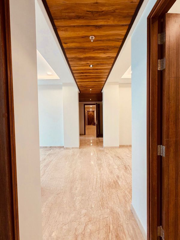 3.5 BHK + Servant Room Apartment For Rent in Ambience Creacions