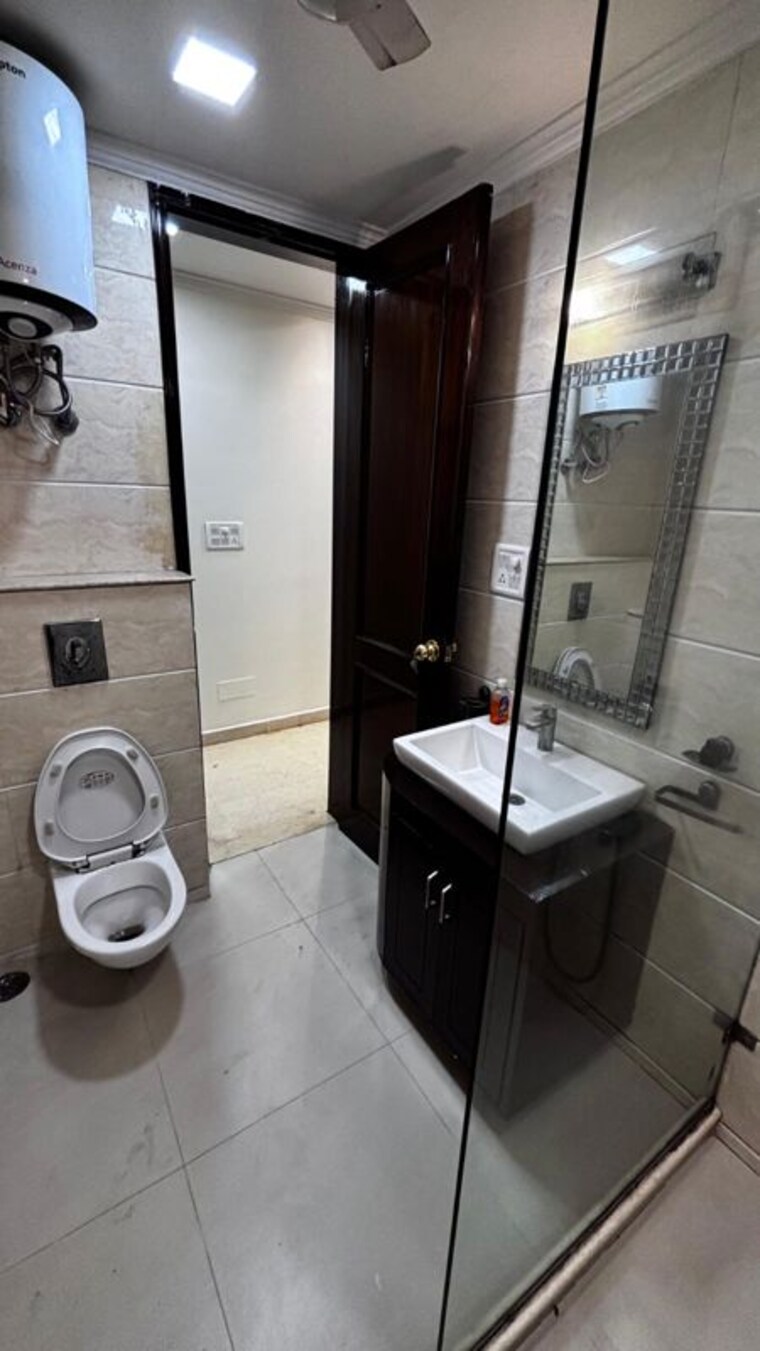 Attached Bathroom, sector 61 2 Bedroom 1208 Sq.Ft. Builder Floor In Sector 61 Gurgaon 10313978