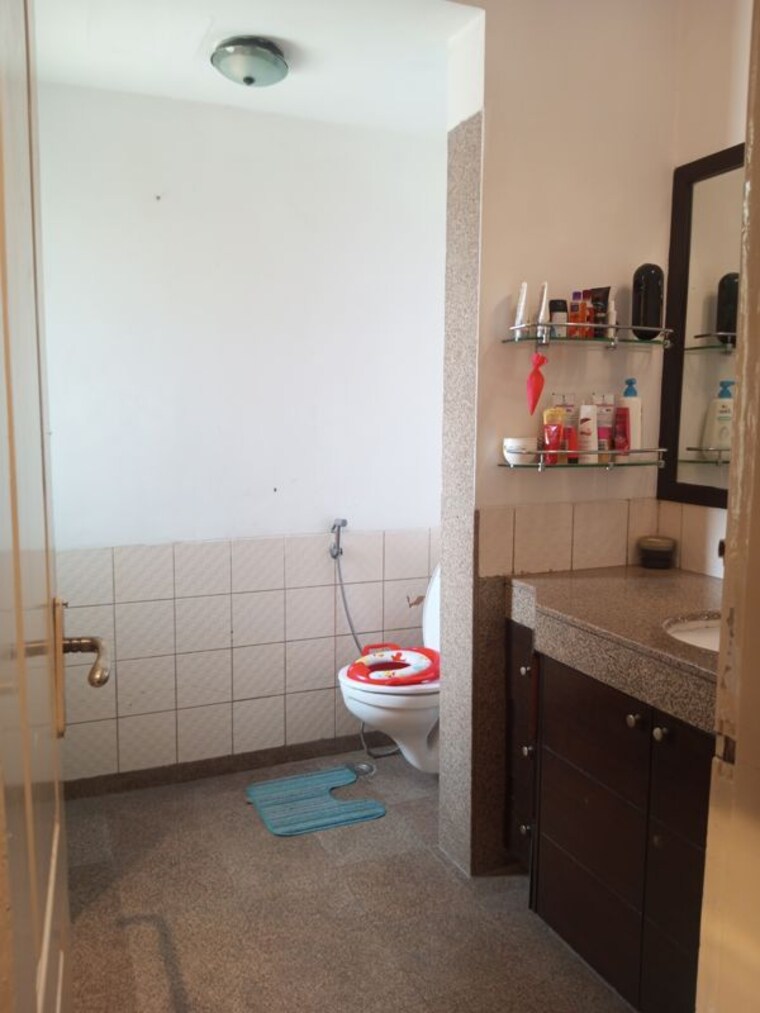 Bathroom, alphacorp-gurgaon-one-22 3 Bedroom 2303 Sq.Ft. Apartment In Sector 22 Gurgaon 10313993
