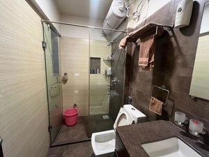 Bathroom in 4 BHK Apartment at Darode Jog Blossom Bouleward, Koregaon Park – for Rent