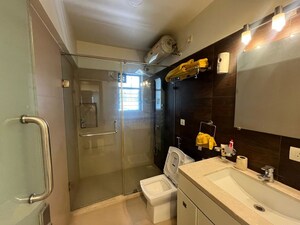 Bathroom in 4 BHK Apartment at Darode Jog Blossom Bouleward, Koregaon Park – for Rent