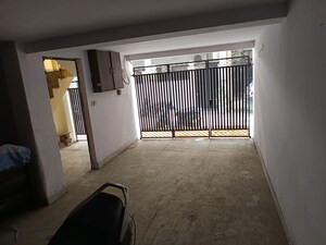 Parking in 3 BHK Builder Floor at Shiv Nagar – for Sale