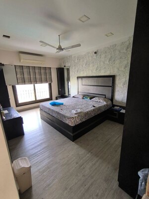 Bedroom in 3.5 BHK Apartment at Eden Garden CHS, Viman Nagar – for Rent