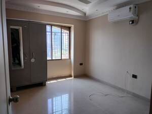 Room in 4 BHK Apartment at Raviraj Fortaleza, Kalyani Nagar – for Rent