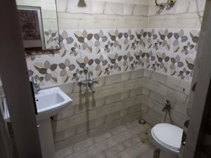 Bathroom in 3 BHK Apartment at Pushp Vatika CHS, Santacruz West – for Rent