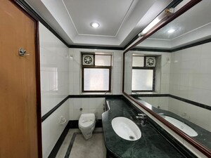 Kitchen in 6 BHK Apartment at Indiabulls Blu Tower A, Worli – for Rent