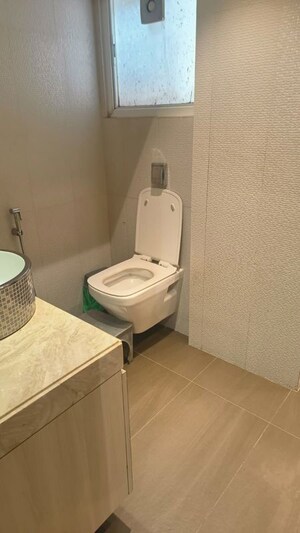 Bathroom in 6 BHK Apartment at Indiabulls Blu Tower A, Worli – for Rent