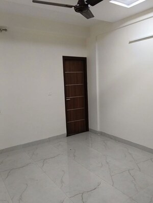 Room in 3 BHK Apartment at BPTP Park Grandeura, Sector 82 – for Rent