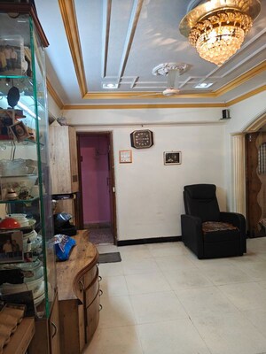 Team Area in 2 BHK Apartment at Red Rose CHS 1, Andheri West – for Rent